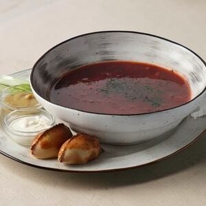 Я борщ с говядиной, расстегай с капустой