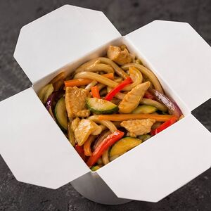 Курица в устричном соусе с лапшой удон