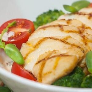 Сочная куриная грудка с овощами