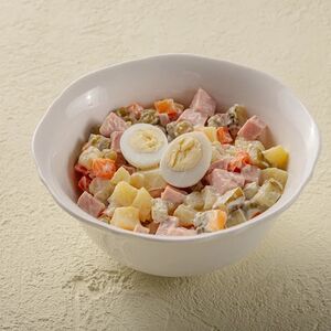 Оливье с колбаской