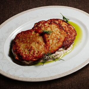 Драники с языком и грибами в сливочном соусе