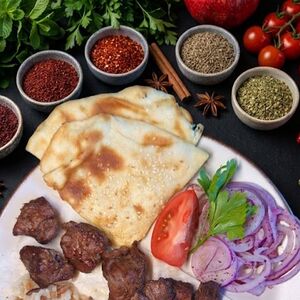 Мини-шашлык из говяжьей вырезки с гарниром