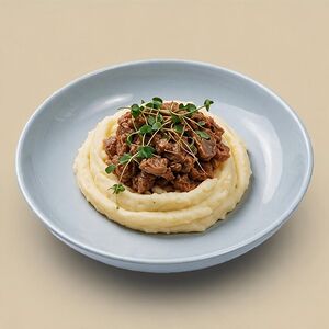 Бефстроганов с грибами и картофельным пюре