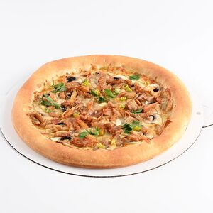 Пицца с курицей карри и грибами