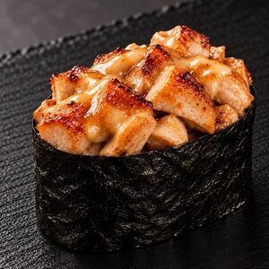 Гункан с копчёной курицей