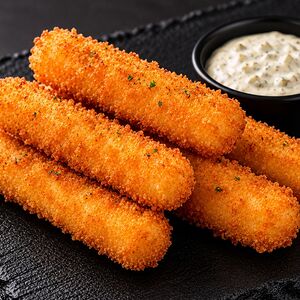 Сырные палочки с соусом тартар