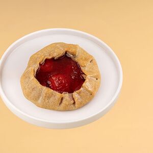 Слойка Калитка с клубникой