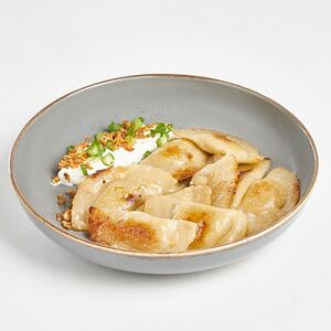 Вареники с картофелем и сметаной