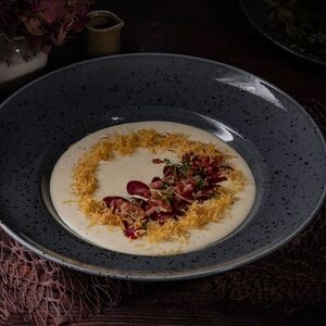 Картофельный крем-суп с копчеными колбасками 