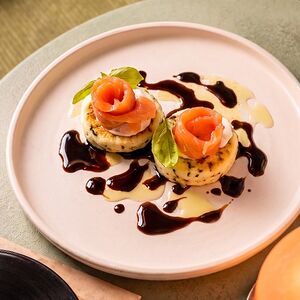 Сырники с лососем и сыром