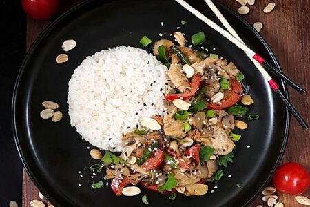 Курица по-азиатски в ореховом соусе