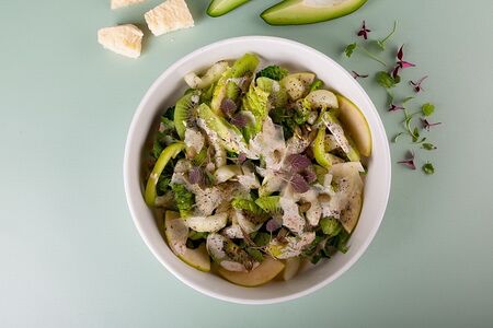 Большой зелёный салат