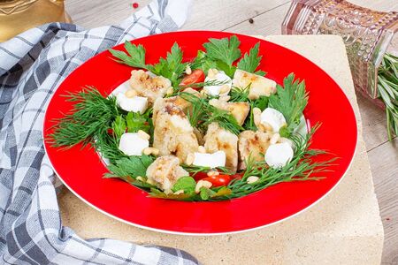 Салат с хрустящими баклажанами