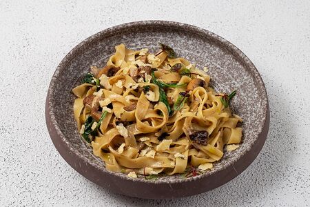 Фетучини с белыми грибами и трюфелем