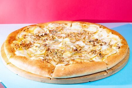 Горгонзола с грушей