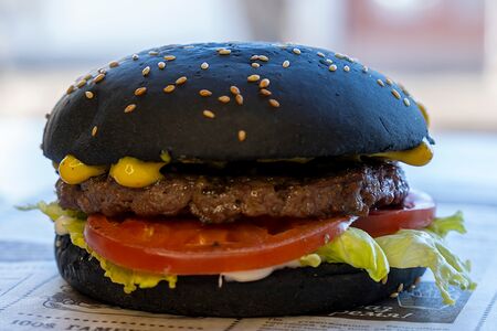 Черный бургер