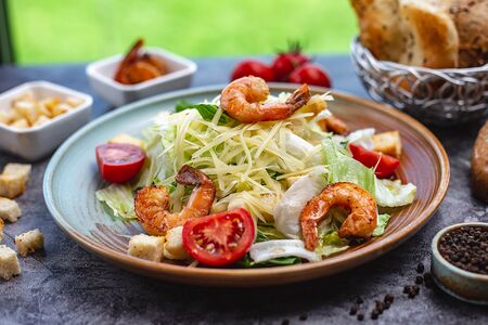 Цезарь с креветками