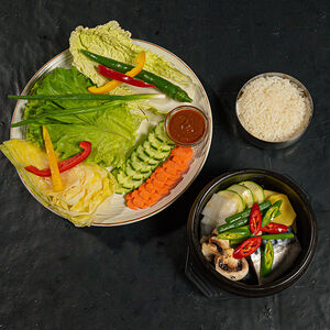 Кодыно чорим сампаб (тушеная скумбрия с овощами)