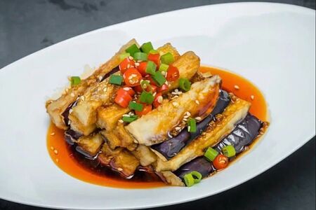 Баклажан под острым соусом