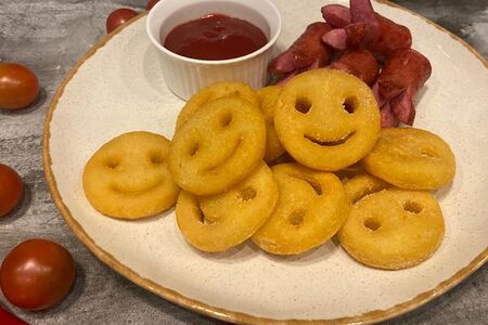 Картофельные смайлики с сосисками