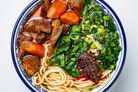 Рамен Шаньси с тушеной говядиной