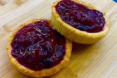 Творожная тарталетка с вишней