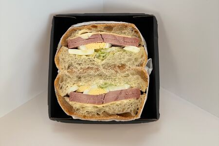 Чиабатта с ветчиной и сыром