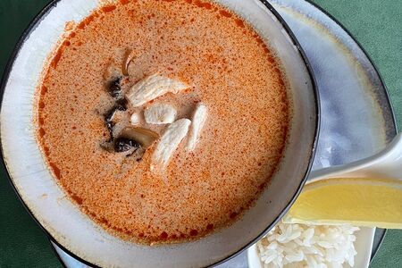 Том ям с курицей