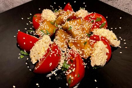 Салат из хрустящих баклажанов