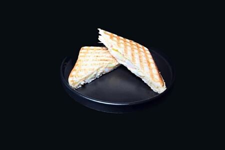 Фирменный сэндвич с тигровыми креветками и крабом