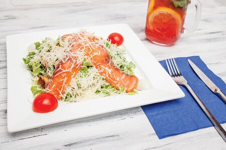 Цезарь с семгой