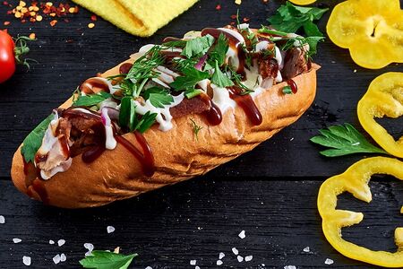 Булочка с копченой курочкой