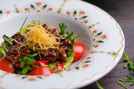 Микс салата с говядиной