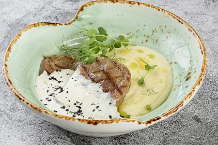 Язык с пюре