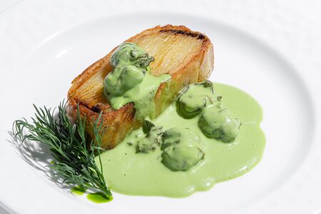 Гратен картофельный с улитками и соусом берблан