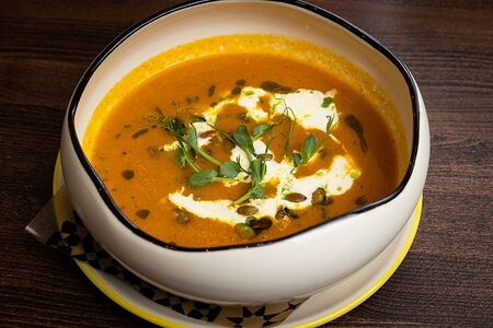 Суп морковный со страчателлой