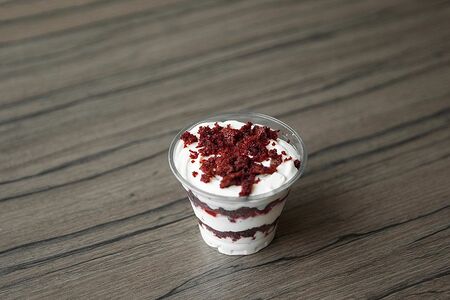 Красный бархат с малиной