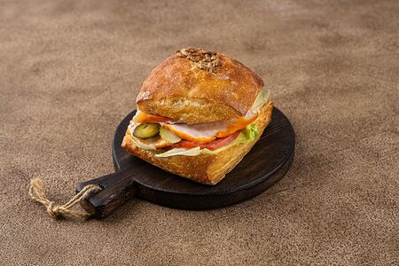 Чиабатта с копченой курицей