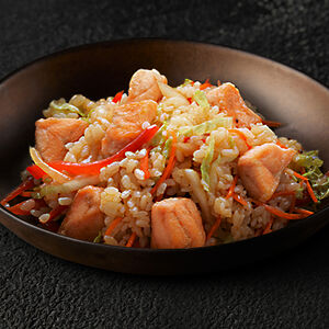 Вок с лососем