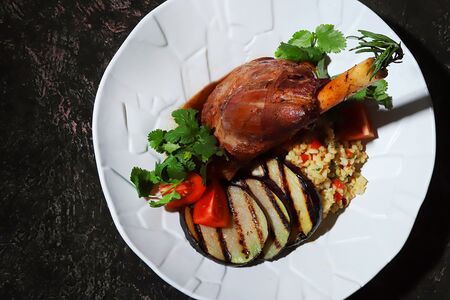 Томленая баранья голяшка с мятным булгуром