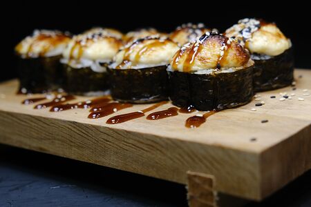 Запеченный ролл с курицей