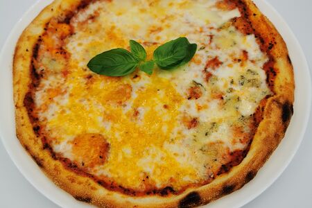 Пицца четыре сыра