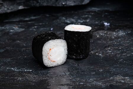 Маки с креветкой