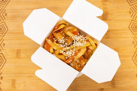 Удон с курицей