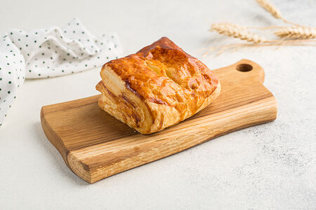 Слойка с ветчиной и сыром