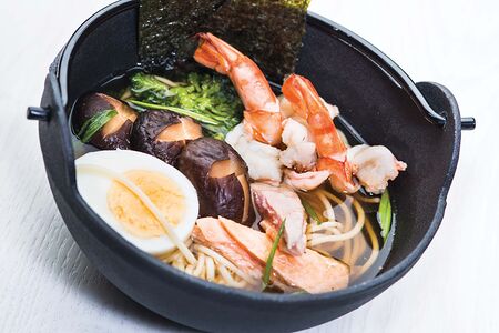 Суп-лапша с тигровыми креветками