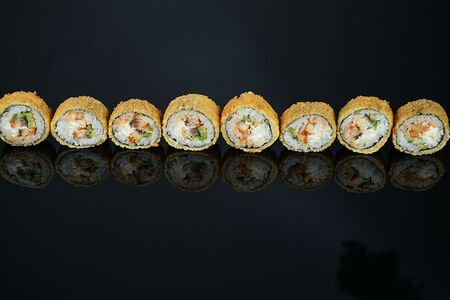 Жареные роллы с угрем