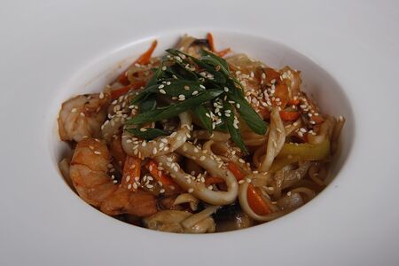 Удон с морепродуктами