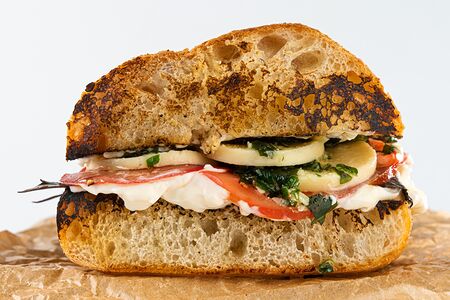 Чиабатта с сулугуни и песто