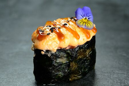 29. Запечённый гункан с угрем